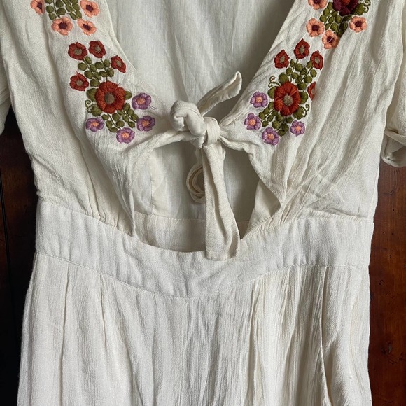 Tularosa Rowley Romper Embroidered Flowers with Cut Out tie Top Small - Picture 3 of 7